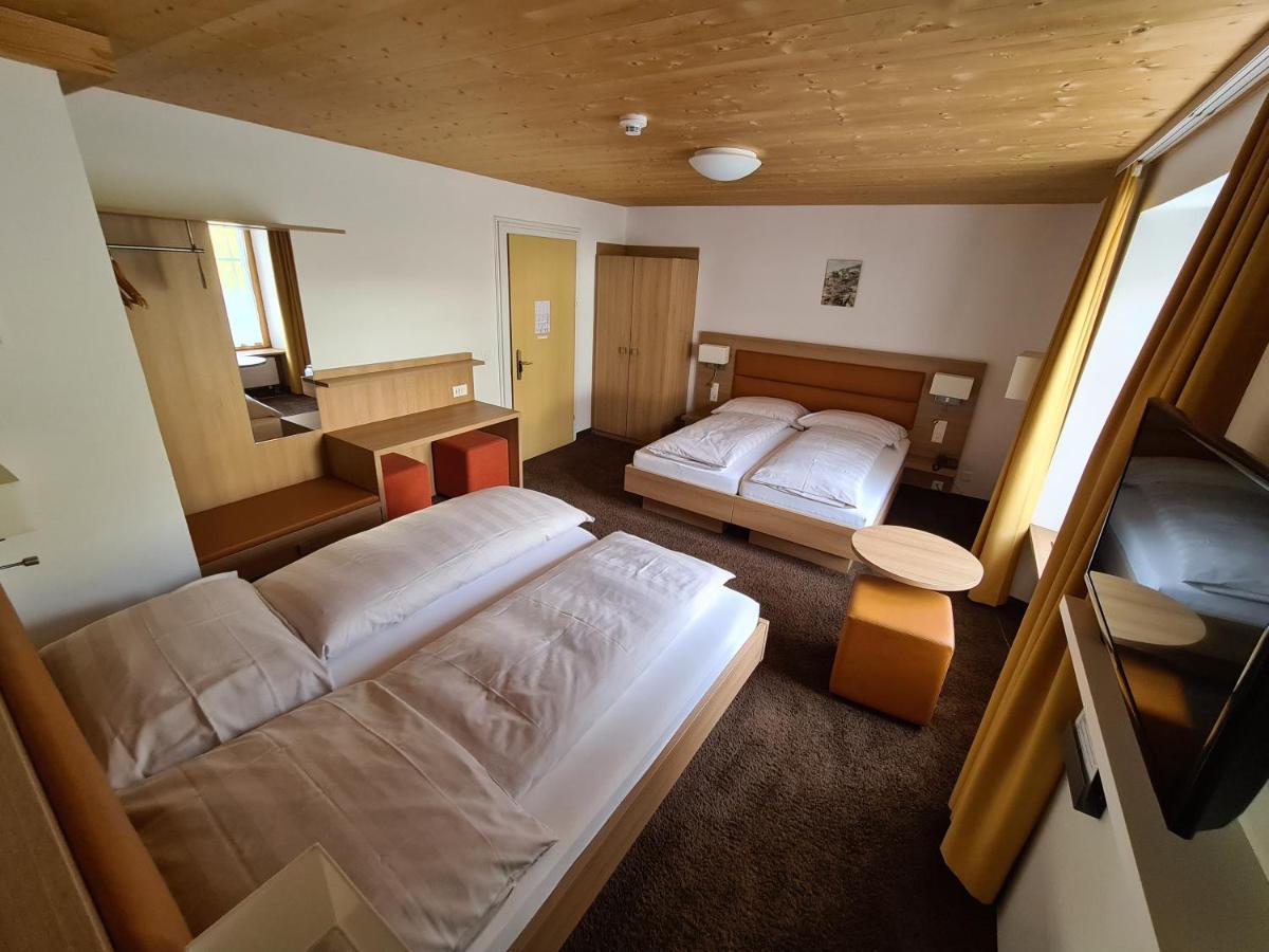 Hotel Staetzerhorn Парпан Екстериор снимка