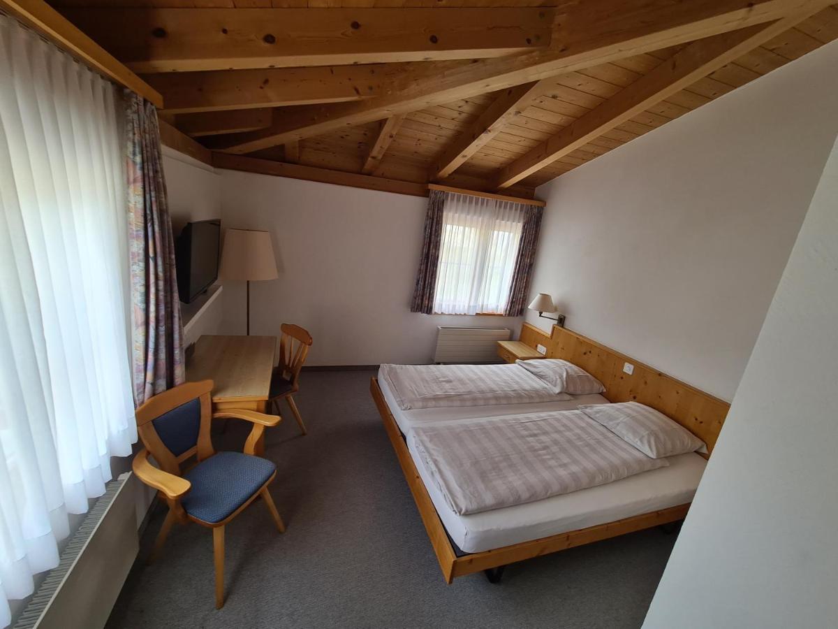 Hotel Staetzerhorn Парпан Екстериор снимка