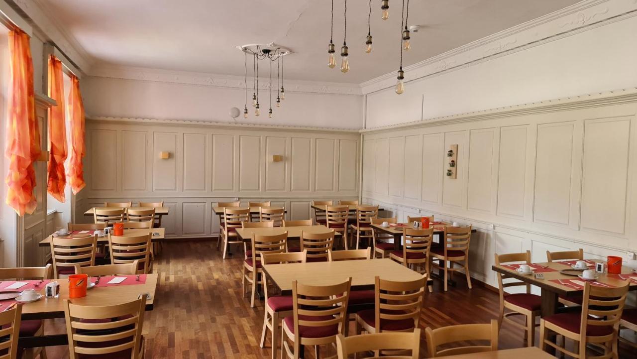 Hotel Staetzerhorn Парпан Екстериор снимка