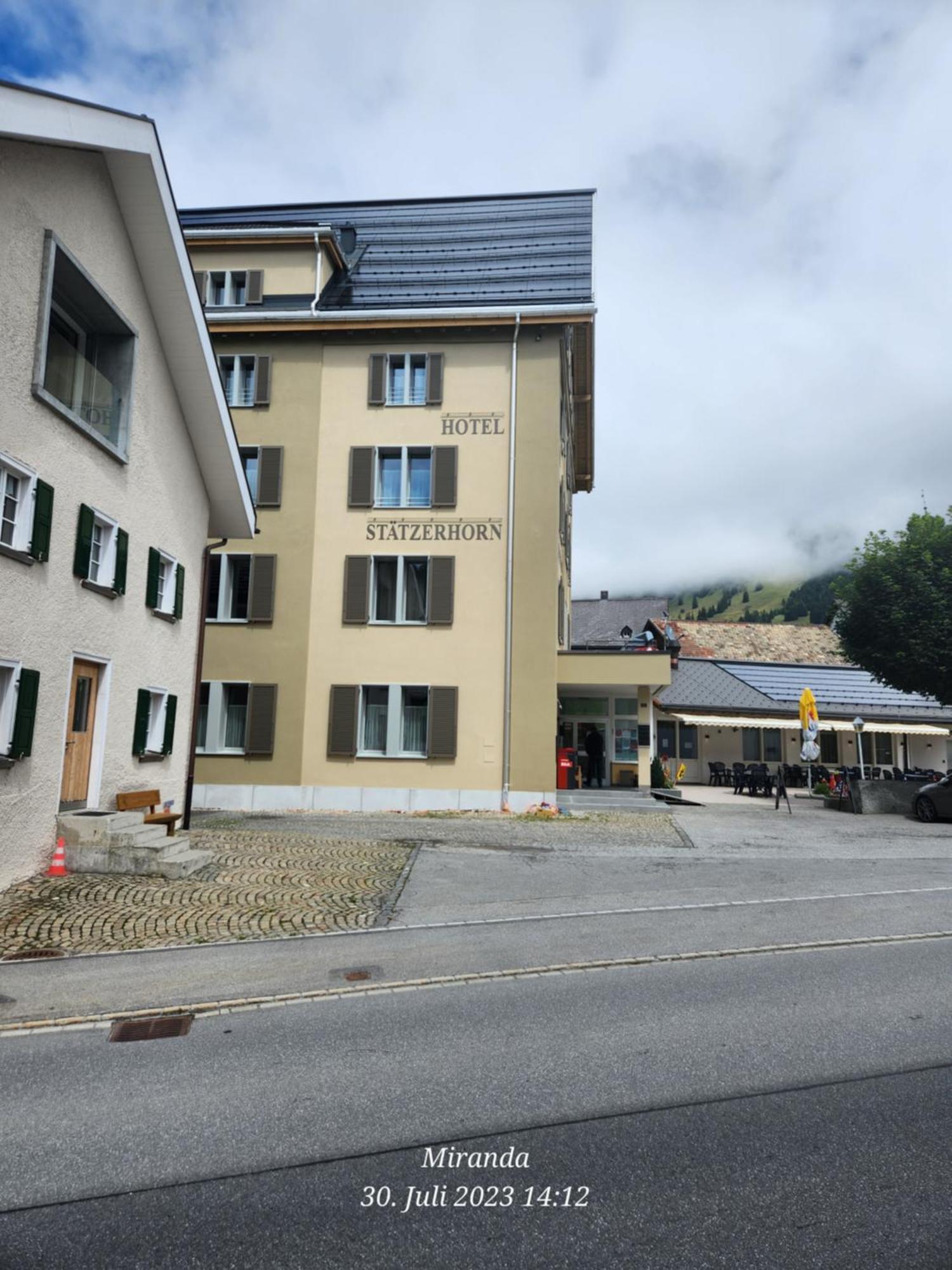 Hotel Staetzerhorn Парпан Екстериор снимка