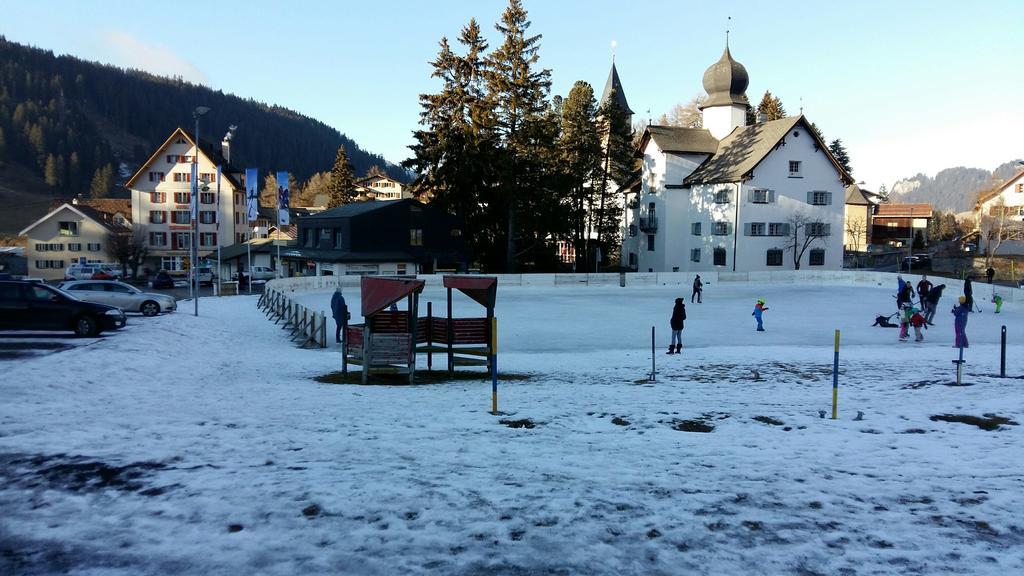 Hotel Staetzerhorn Парпан Екстериор снимка